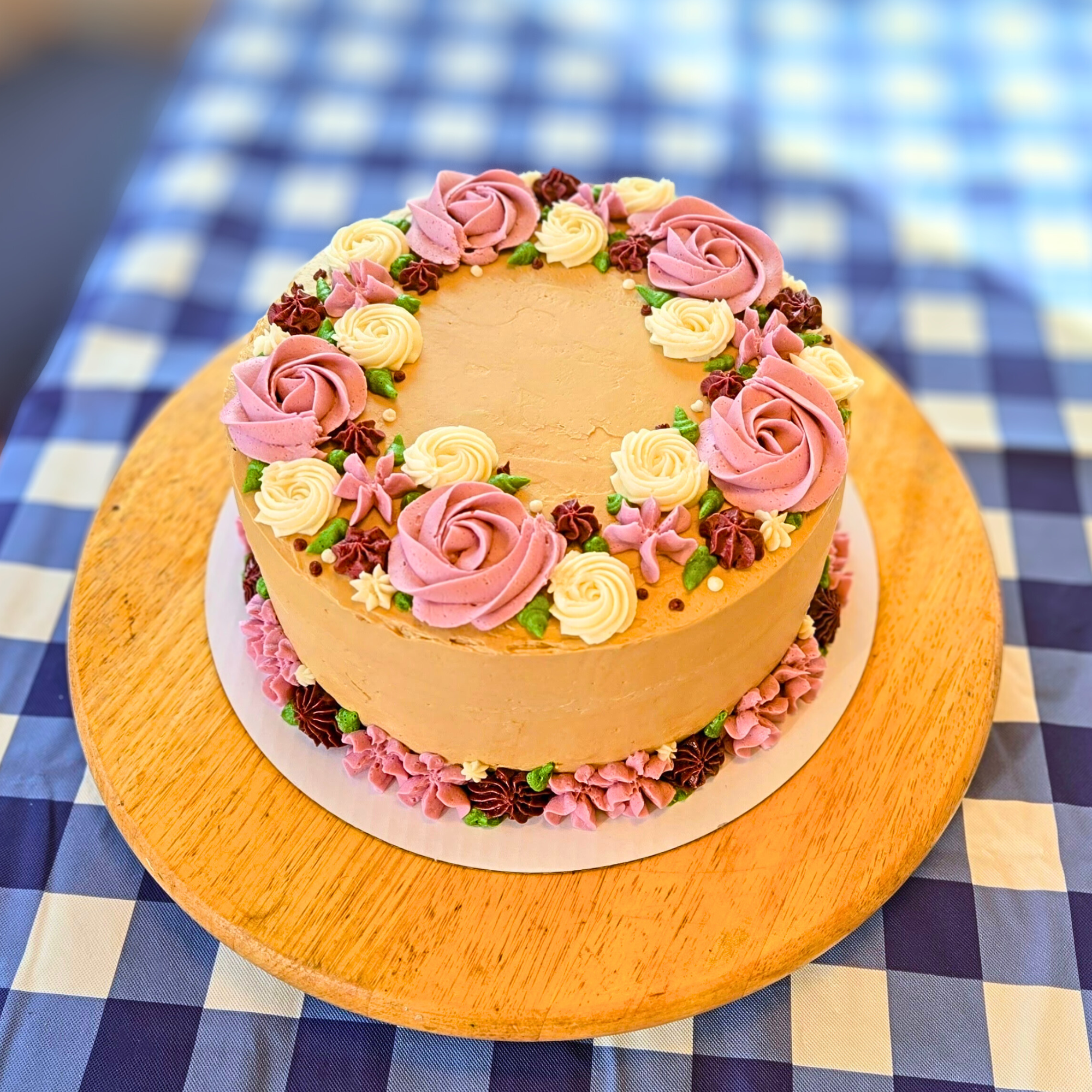 Custom Cakes & Cupcakes