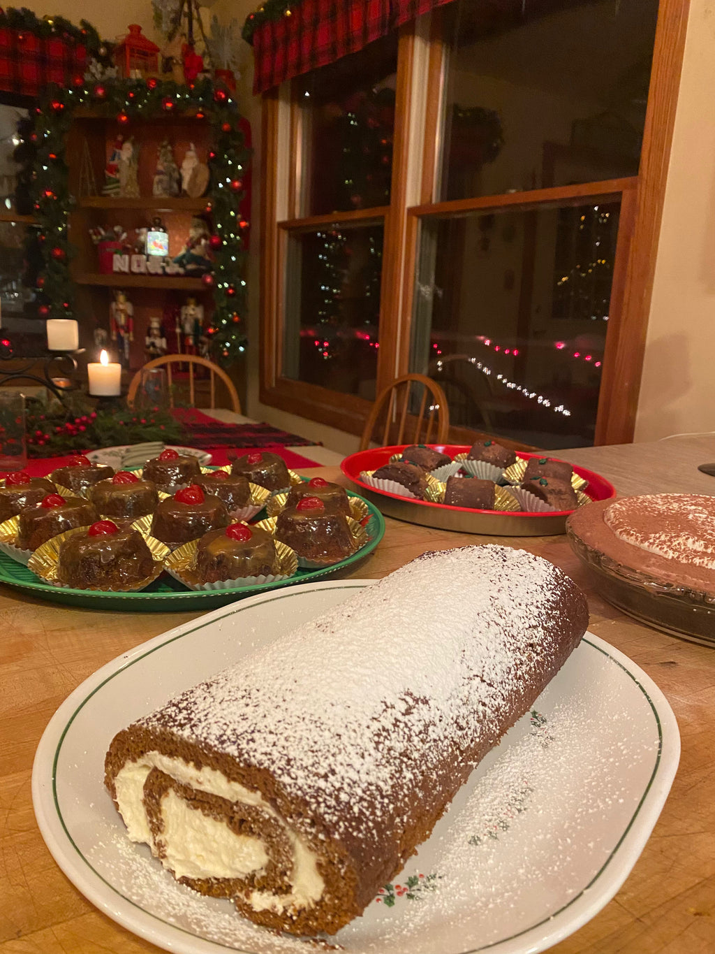 Christmas Swiss Roll (6 Flavors)